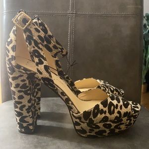 Jessica Simpson black & gold chunky heel